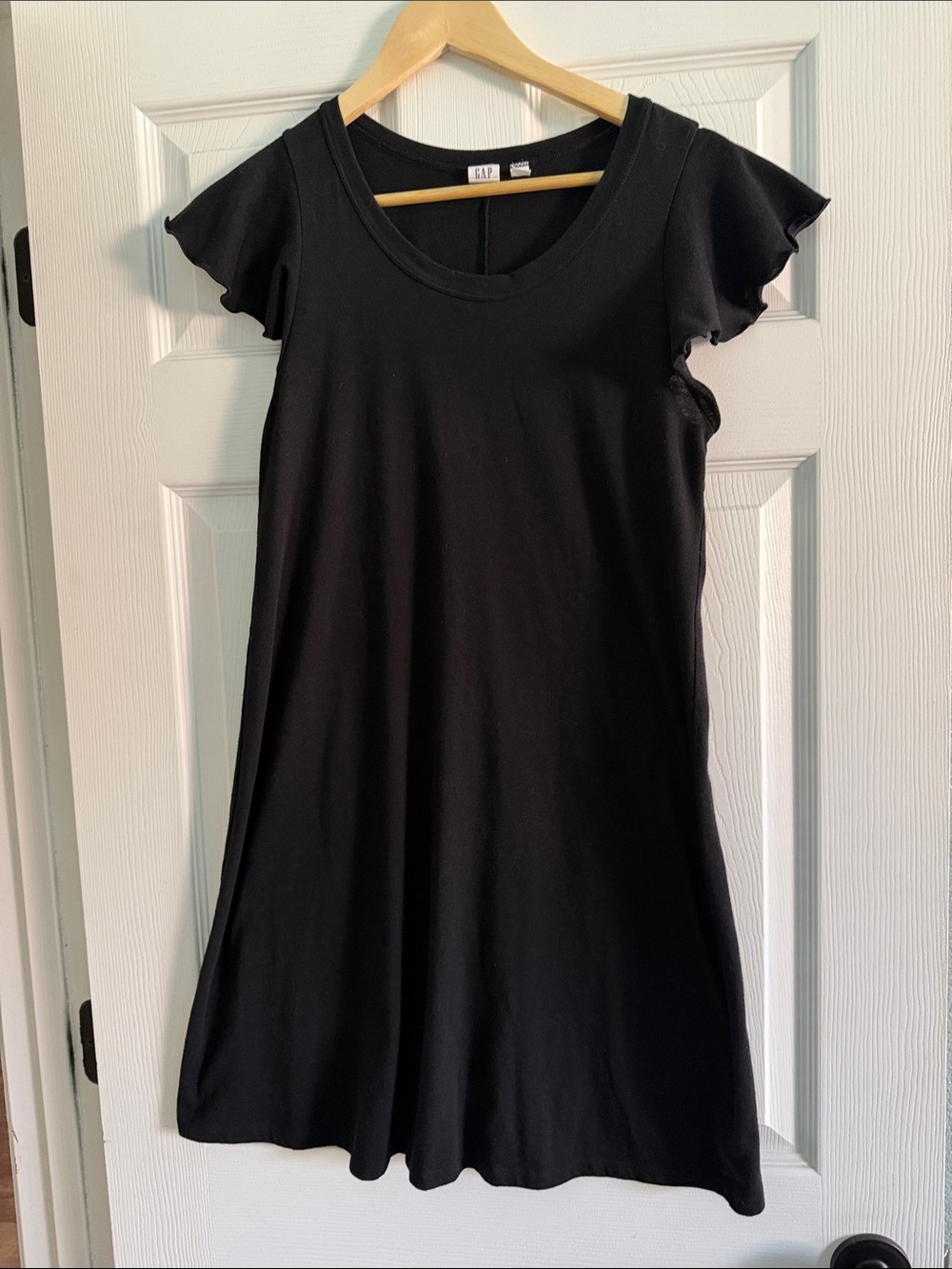GAP Black Scoop Neck Flutter-Sleeve A-Line Dress